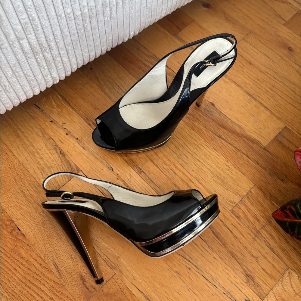 vintage Bally patent leather heels - Picture 2 of 7